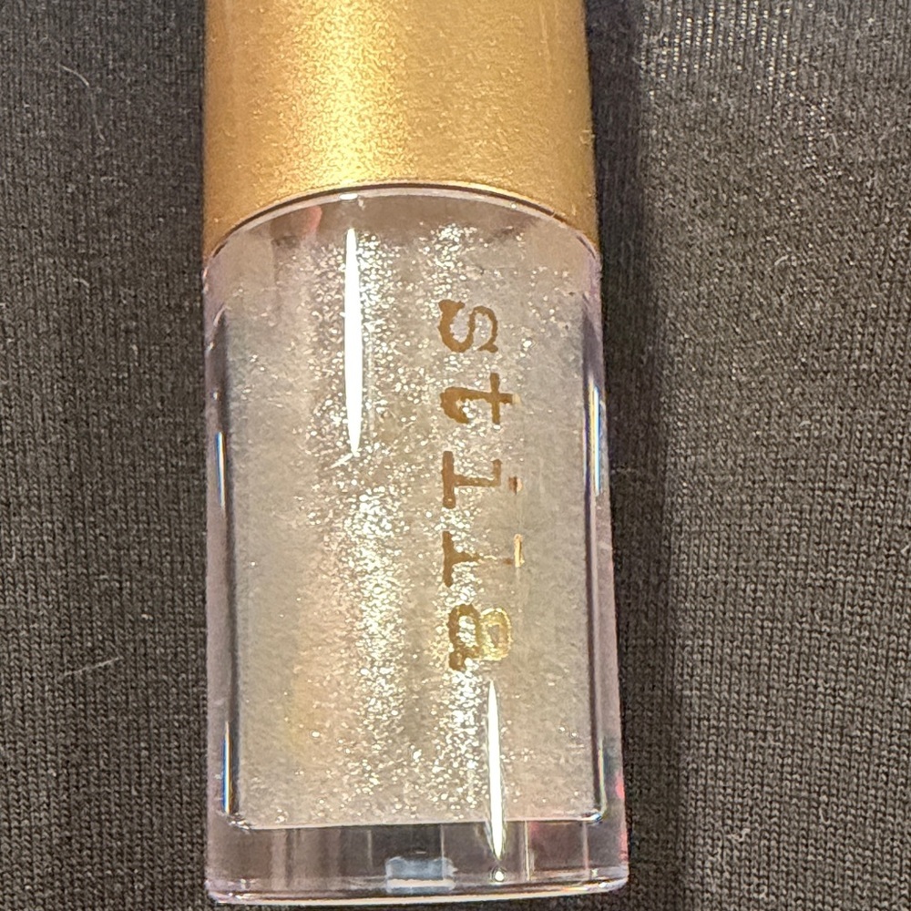 Stila Heaven's Dew Gel Lip Oil in Moondust - Picture 4 of 4